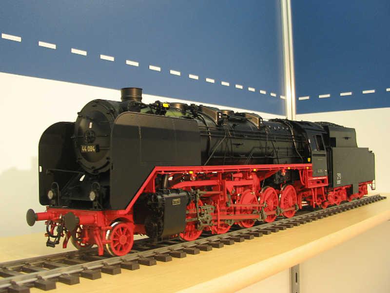 Locomotora BR44 de la misma marca